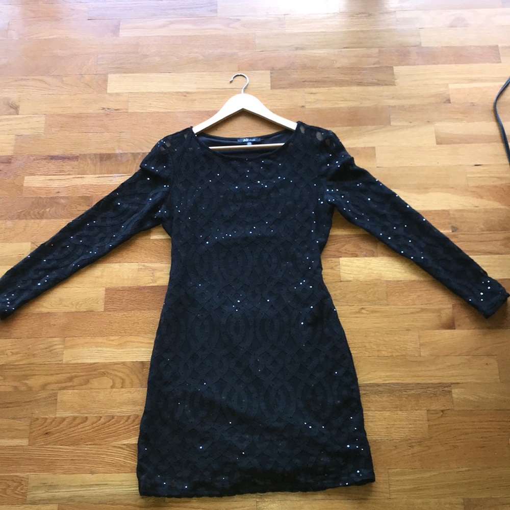 Women’s Black Body Con Cocktail Dress. Size 9/10.
